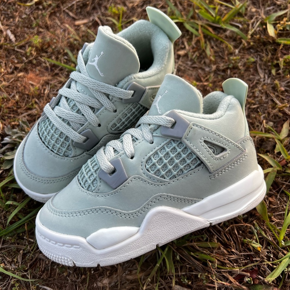 CLEAN Air Jordan 4 IV size 8c Seafoam Sail Retro shoes